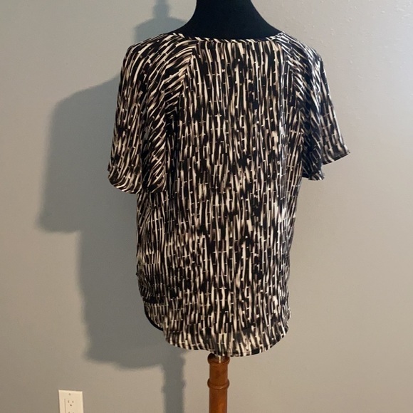 3 for $30 Vertical striped animal like blouse PS - Picture 9 of 9